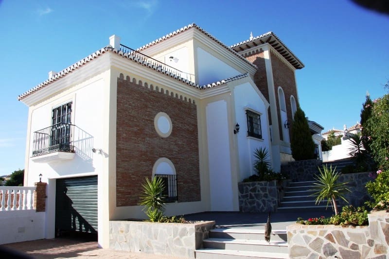 5 bedroom Villa for sale in Frigiliana with pool - € 1,500,000 (Ref: 3719000)