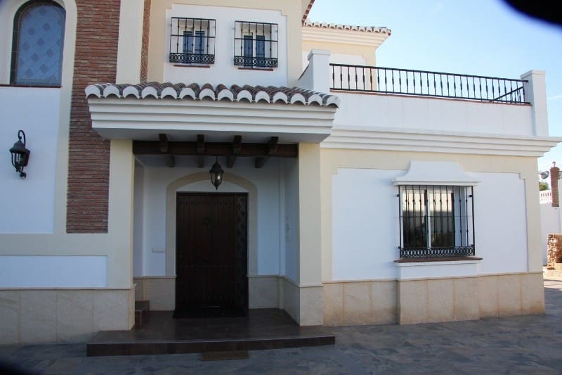 5 bedroom Villa for sale in Frigiliana with pool - € 1,500,000 (Ref: 3719000)