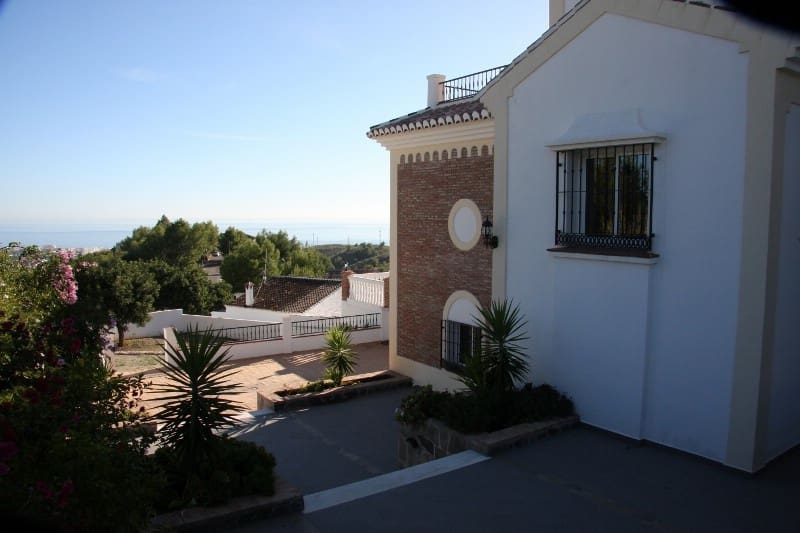 5 bedroom Villa for sale in Frigiliana with pool - € 1,500,000 (Ref: 3719000)