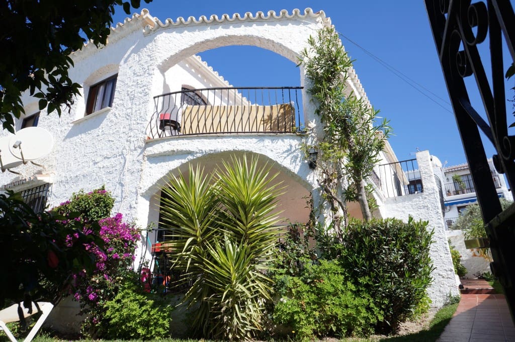 4 bedroom Villa for sale in Nerja with pool - € 450,000 (Ref: 9017371)