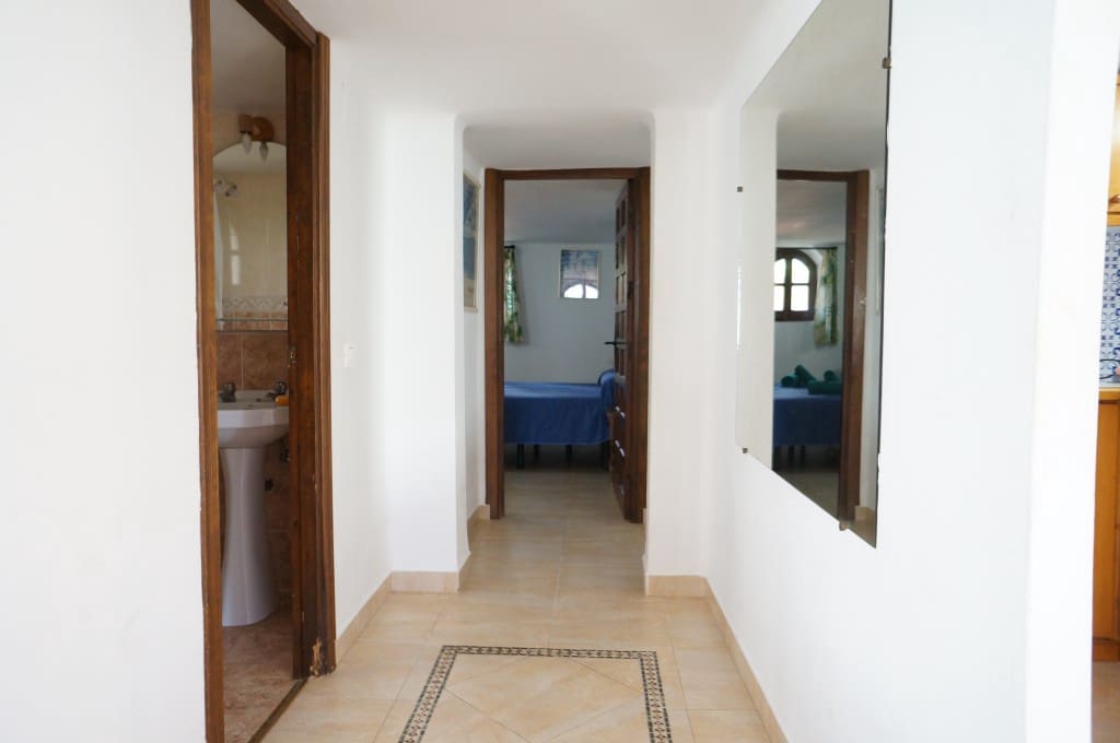 4 bedroom Villa for sale in Nerja with pool - € 450,000 (Ref: 9017371)