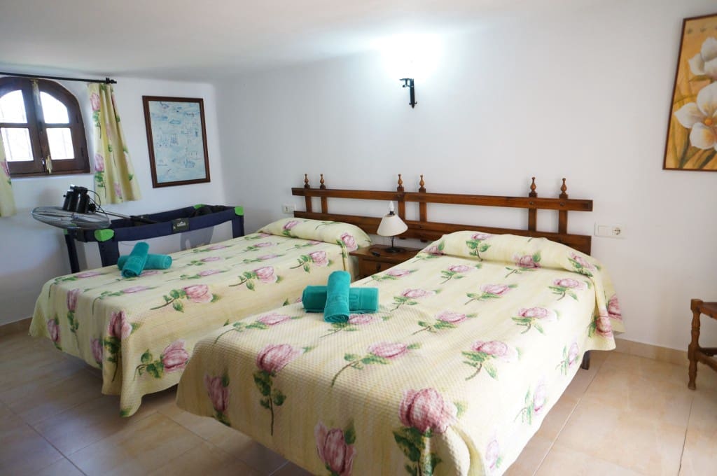 4 bedroom Villa for sale in Nerja with pool - € 450,000 (Ref: 9017371)