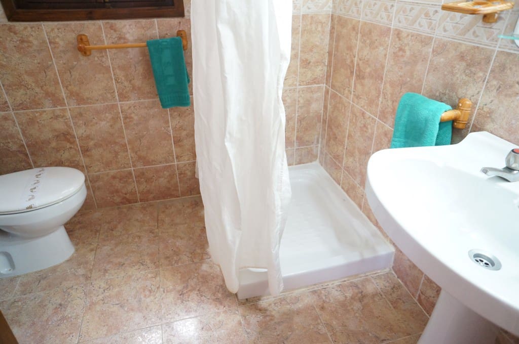 4 bedroom Villa for sale in Nerja with pool - € 450,000 (Ref: 9017371)