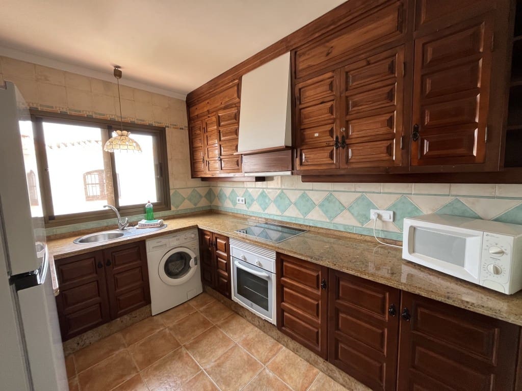 4 bedroom Villa for sale in Nerja with pool - € 450,000 (Ref: 9017371)