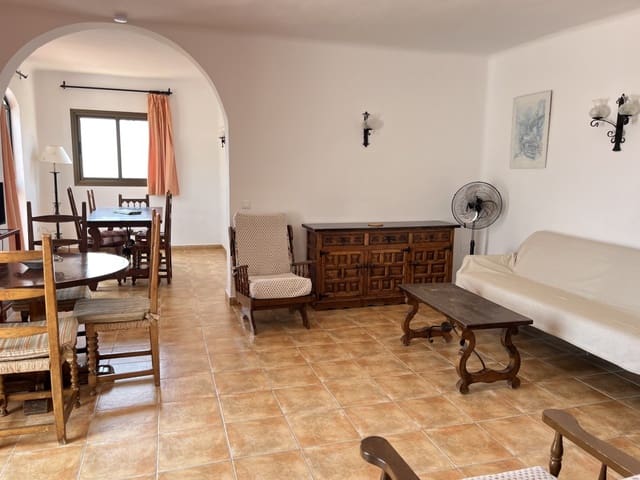 4 bedroom Villa for sale in Nerja with pool - € 450,000 (Ref: 9017371)