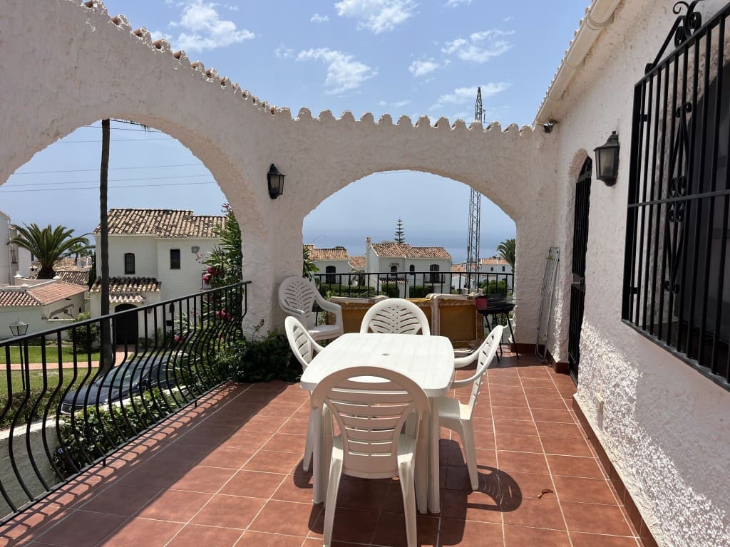 4 bedroom Villa for sale in Nerja with pool - € 450,000 (Ref: 9017371)