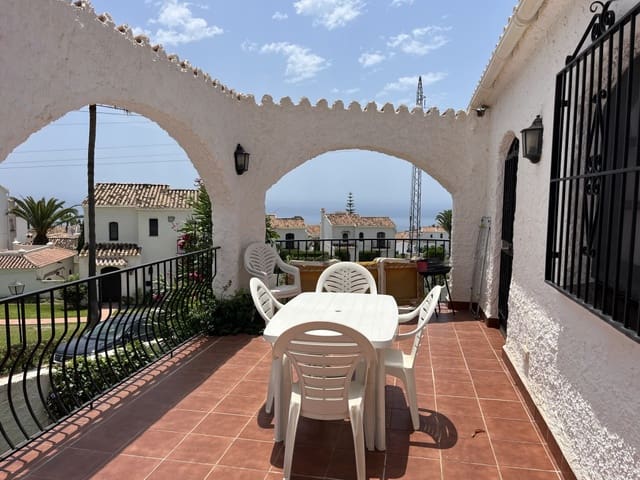 4 bedroom Villa for sale in Nerja with pool - € 450,000 (Ref: 9017371)
