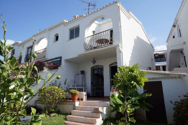 2 bedroom Semi-detached Villa for sale in Nerja with pool - € 325,000 (Ref: 9111893)