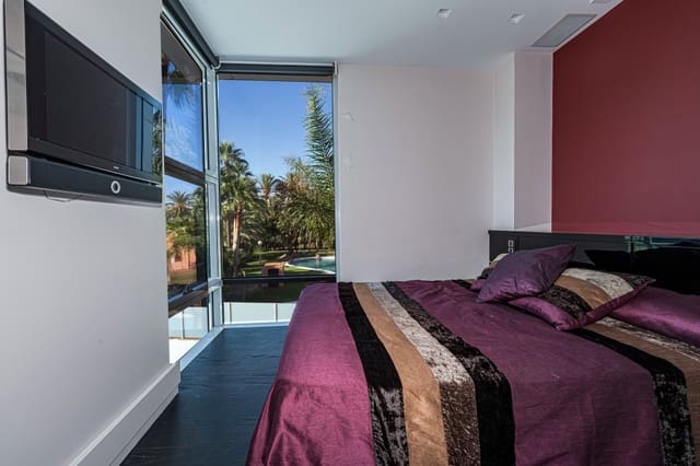 5 bedroom Villa for sale in Motril with pool - € 2,200,000 (Ref: 9217225)