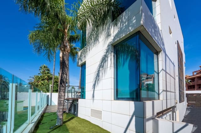 5 bedroom Villa for sale in Motril with pool - € 2,200,000 (Ref: 9217225)