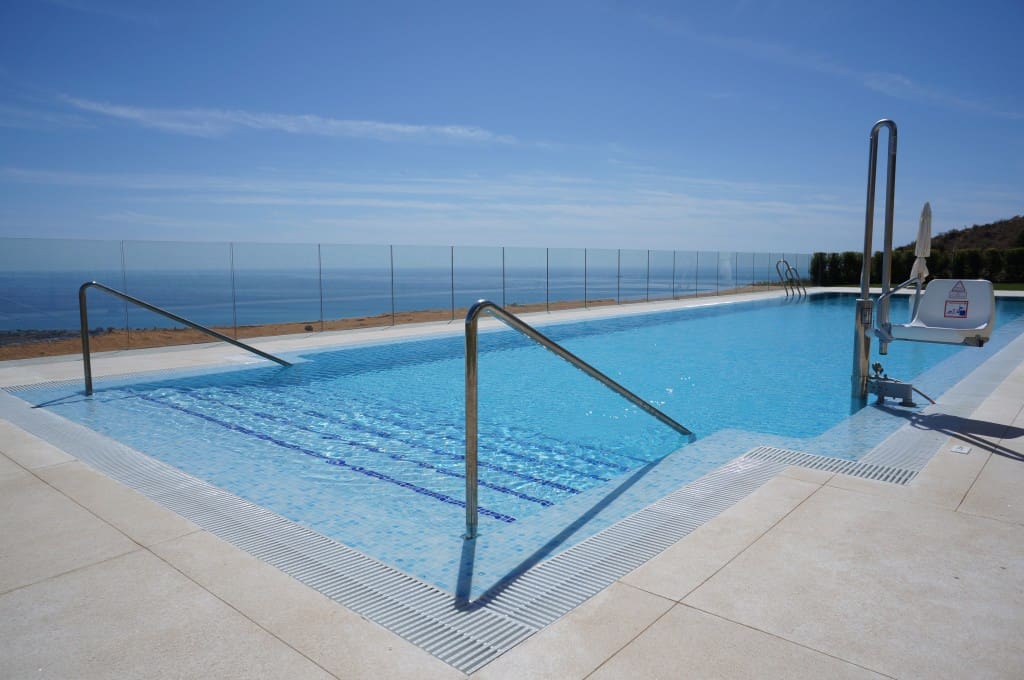 2 soverom Leilighet til salgs i Rincon de la Victoria med svømmebasseng garasje - € 425 000 (Ref: 9385074)