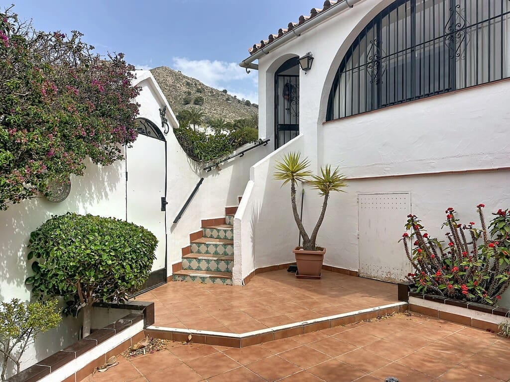 2 quarto Apartamento para venda em Nerja com piscina - 299 000 € (Ref: 9790768)