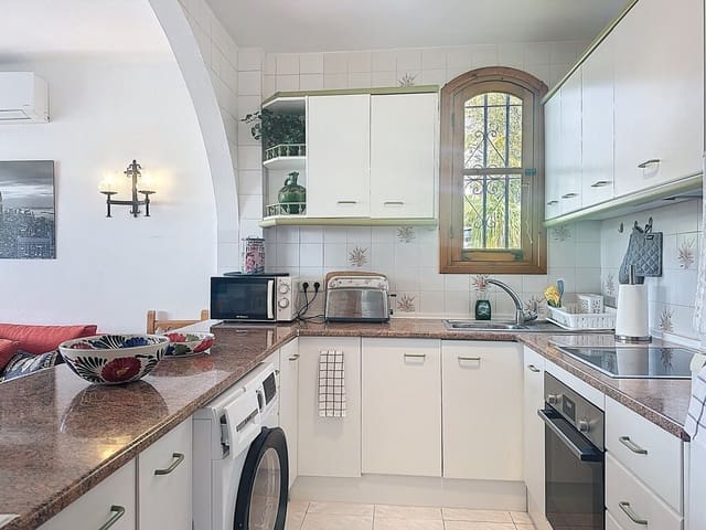 2 quarto Apartamento para venda em Nerja com piscina - 299 000 € (Ref: 9790768)