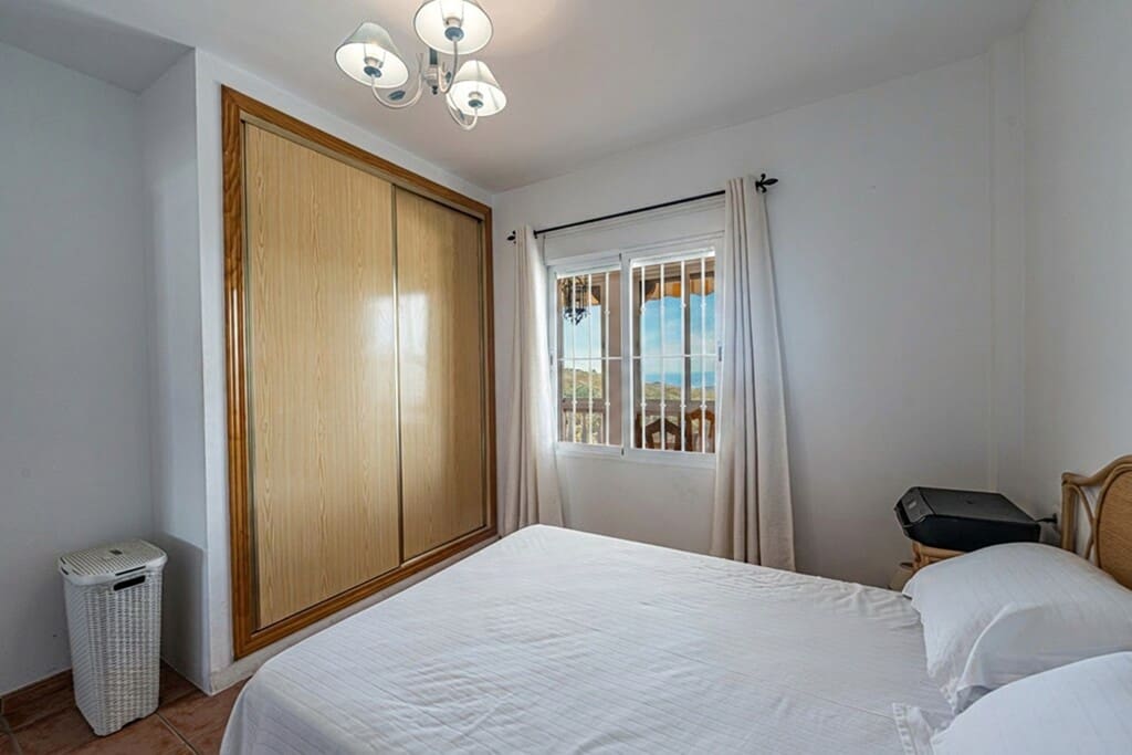 3 bedroom Villa for sale in Torrox with pool - € 525,000 (Ref: 9845083)
