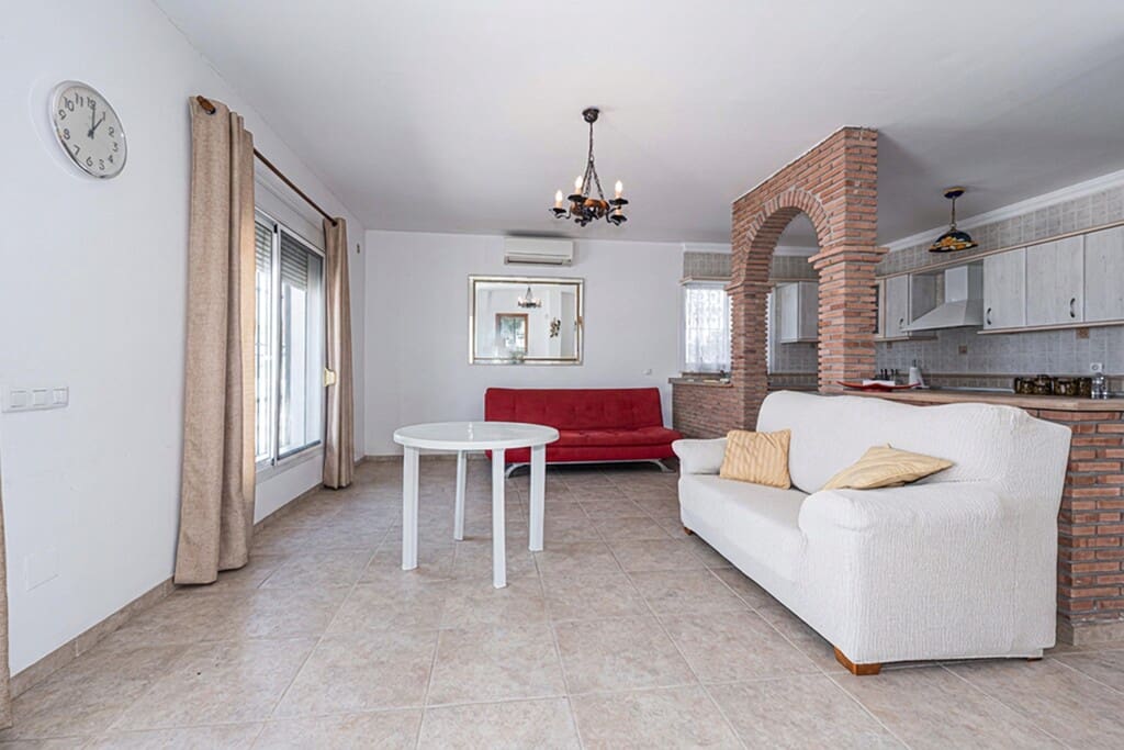 3 bedroom Villa for sale in Torrox with pool - € 525,000 (Ref: 9845083)