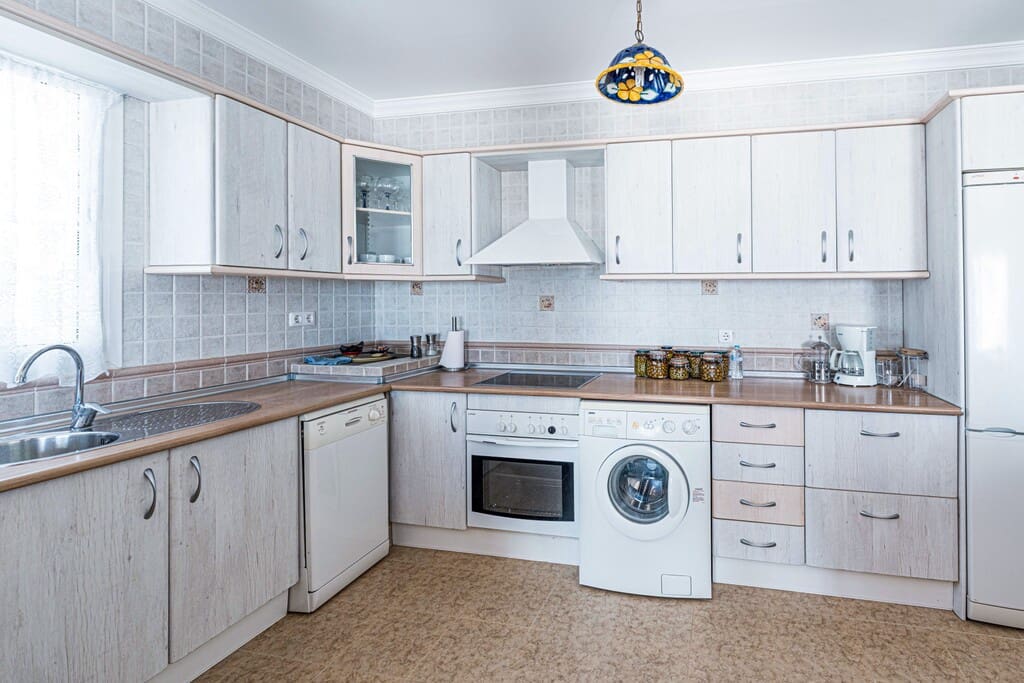 3 bedroom Villa for sale in Torrox with pool - € 525,000 (Ref: 9845083)