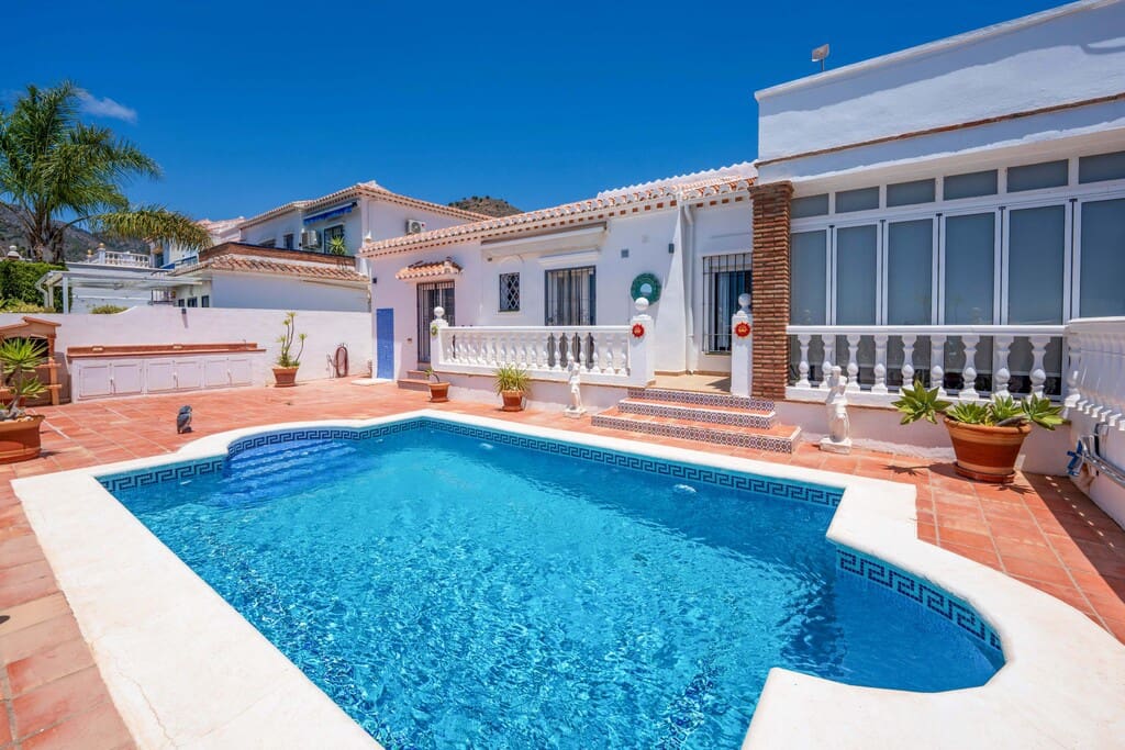 4 chambre Villa/Maison à vendre à Maro avec piscine - 499 000 € (Ref: 9903844)