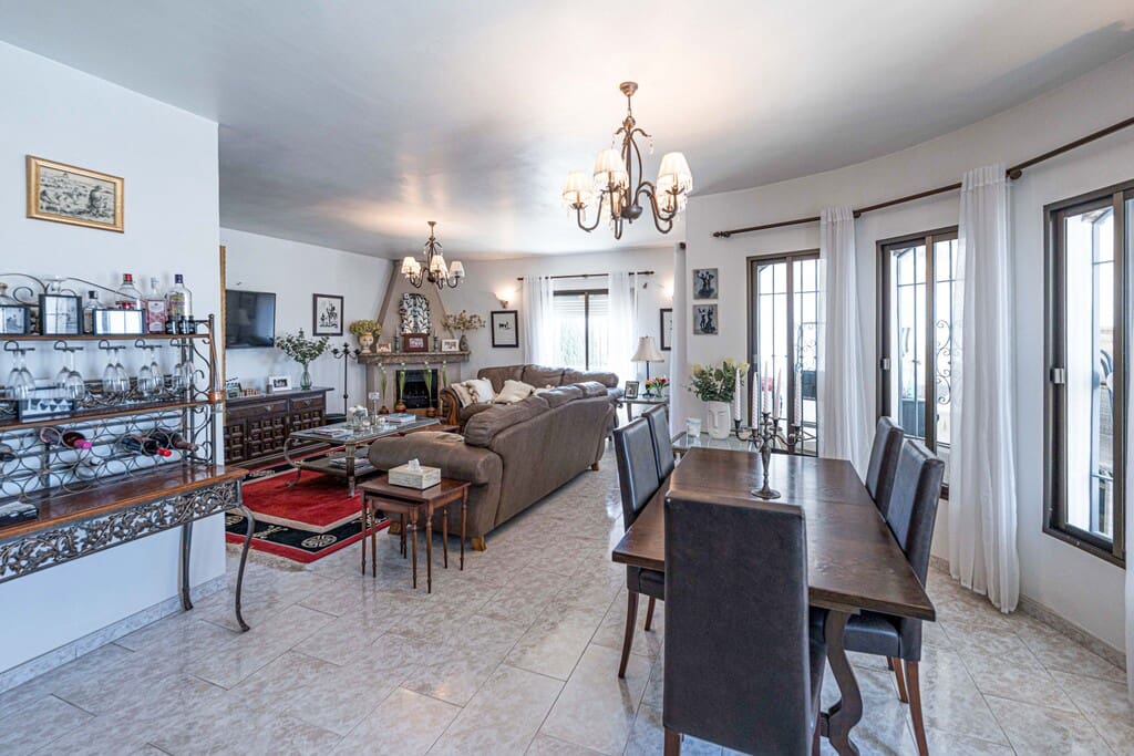 4 chambre Villa/Maison à vendre à Maro avec piscine - 499 000 € (Ref: 9903844)