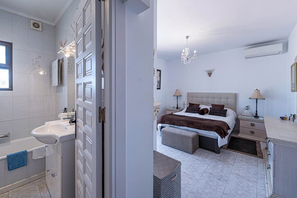 4 chambre Villa/Maison à vendre à Maro avec piscine - 499 000 € (Ref: 9903844)