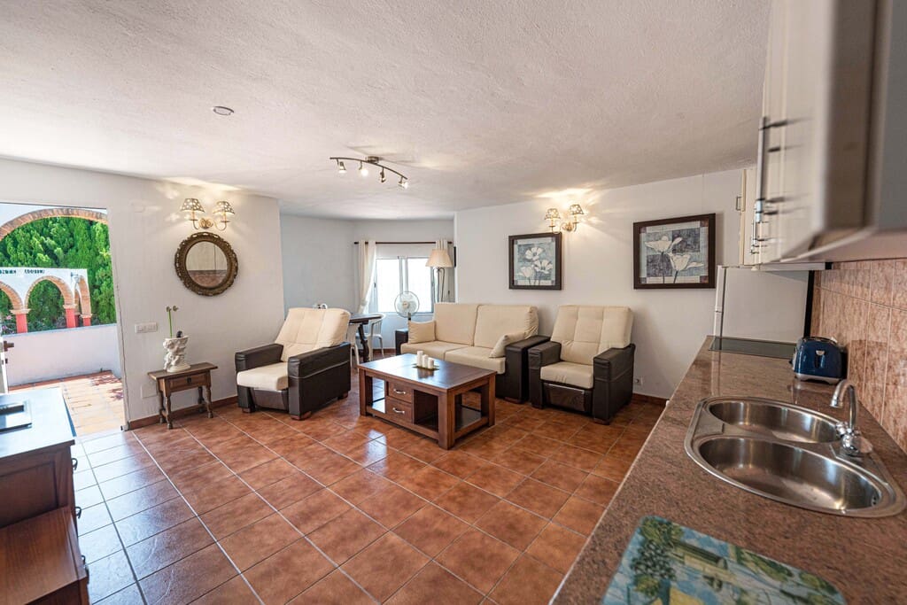 4 chambre Villa/Maison à vendre à Maro avec piscine - 499 000 € (Ref: 9903844)