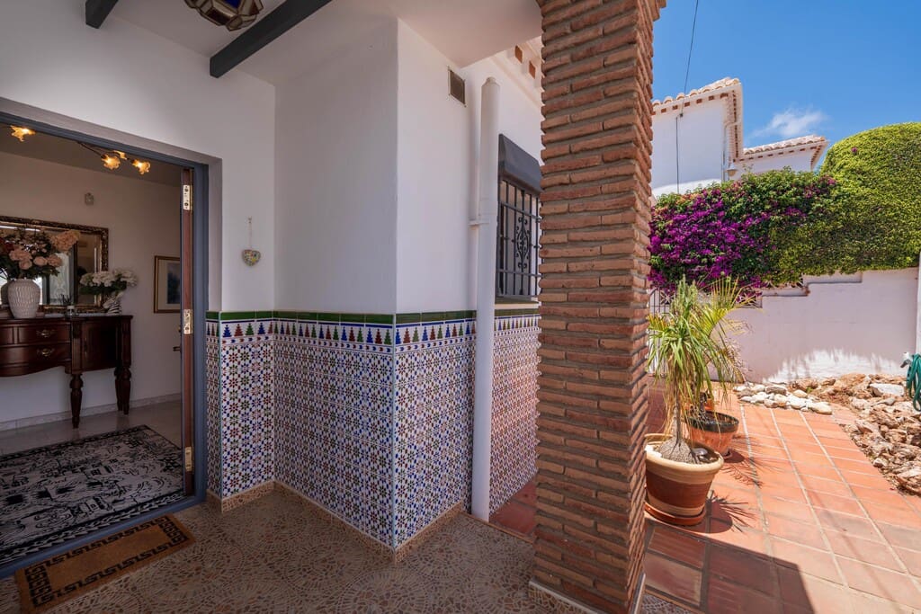 4 chambre Villa/Maison à vendre à Maro avec piscine - 499 000 € (Ref: 9903844)