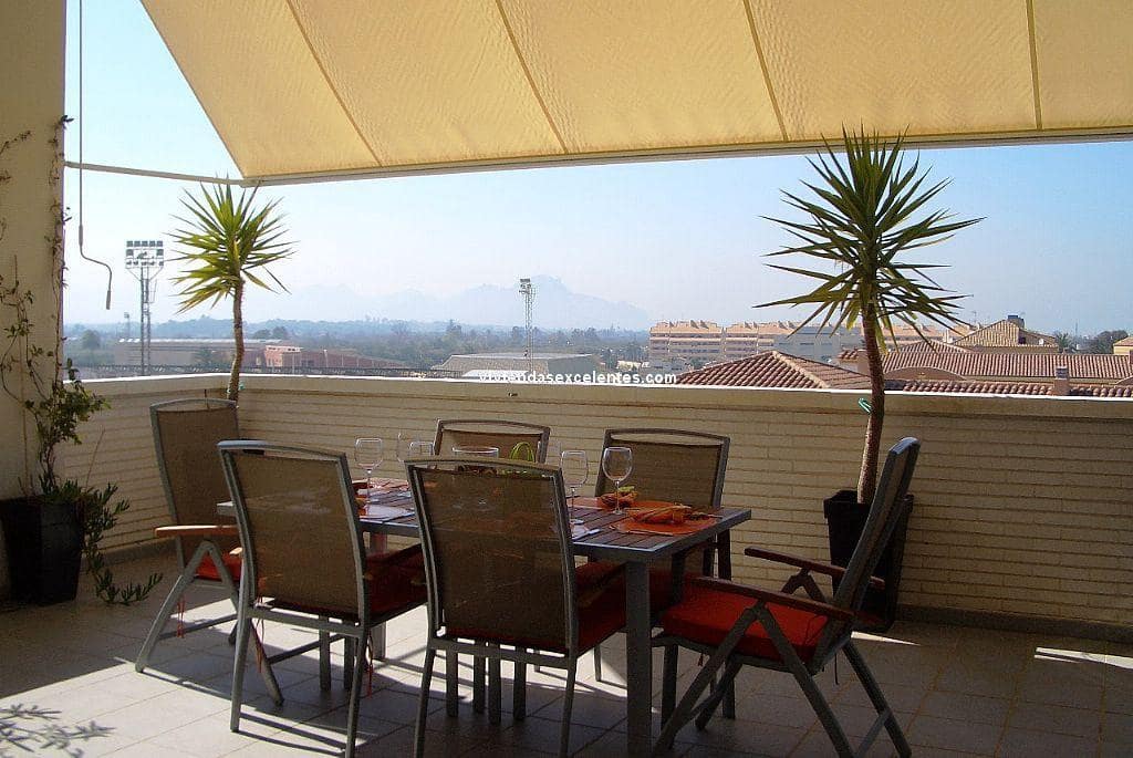   3 soveværelse   feriePenthouse i Denia   med   swimmingpool  garage  - € 630 (Ref: 6722577)