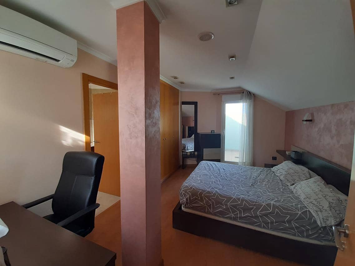 3 slaapkamer Penthouse voor vakantieverhuur in Denia met garage - € 490 (Ref: 6722584)