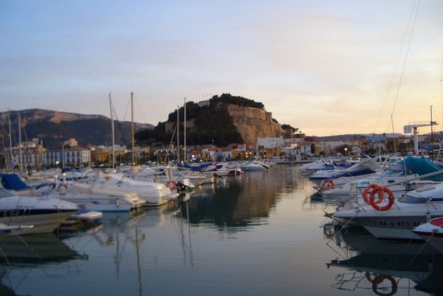 3 bedroom Villa for sale in Els Poblets with garage - € 415,000 (Ref: 8469018)