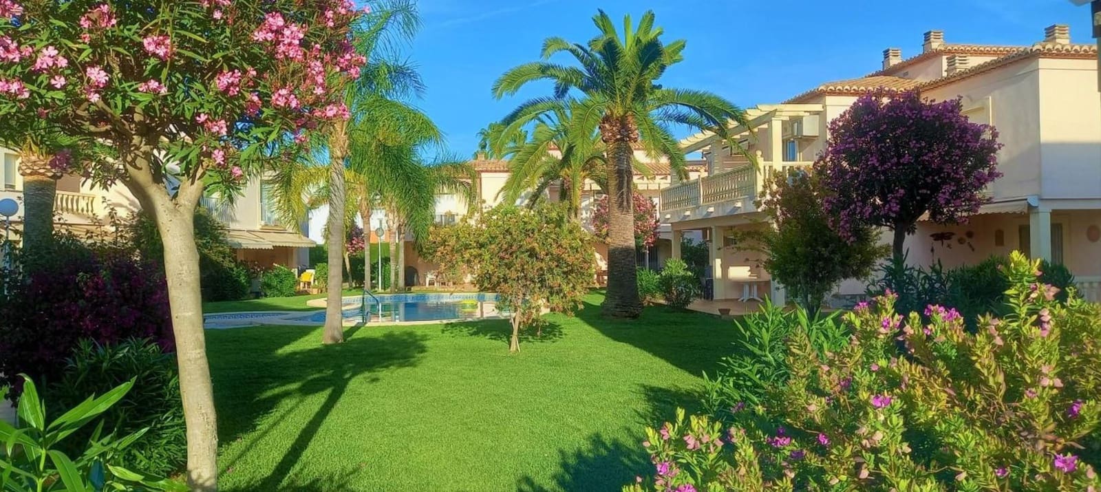 2 soveværelse Rækkehus til salg i Denia med swimmingpool garage - € 285.000 (Ref: 9414606)