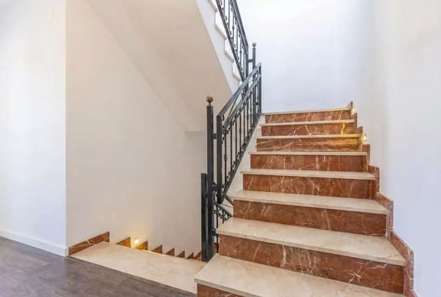 3 sovrum Radhus till salu i Els Poblets med garage - 395 000 € (Ref: 9652477)