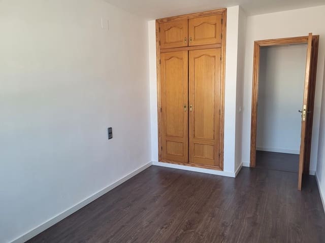 3 sovrum Radhus till salu i Els Poblets med garage - 395 000 € (Ref: 9652477)