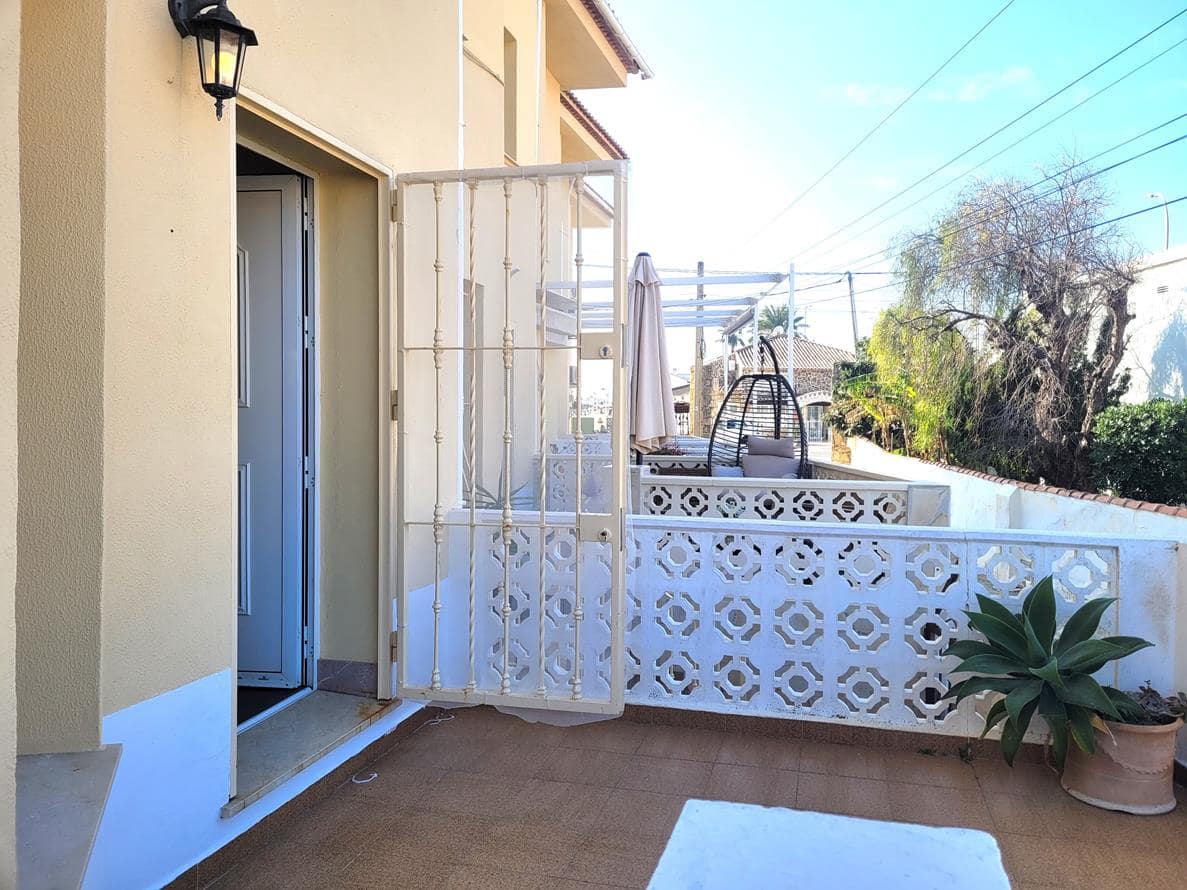 3 bedroom Terraced Villa for sale in Els Poblets with garage - € 395,000 (Ref: 9652477)