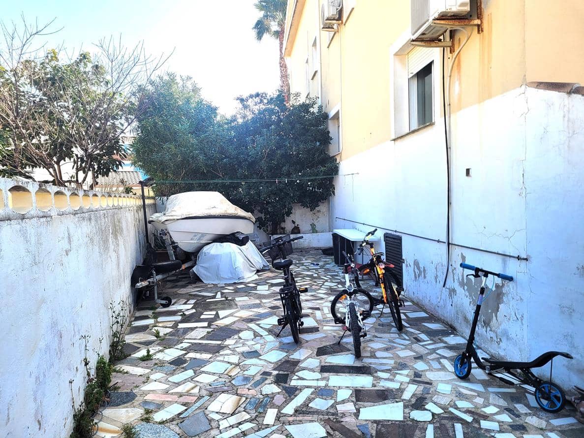 3 bedroom Terraced Villa for sale in Els Poblets with garage - € 395,000 (Ref: 9652477)