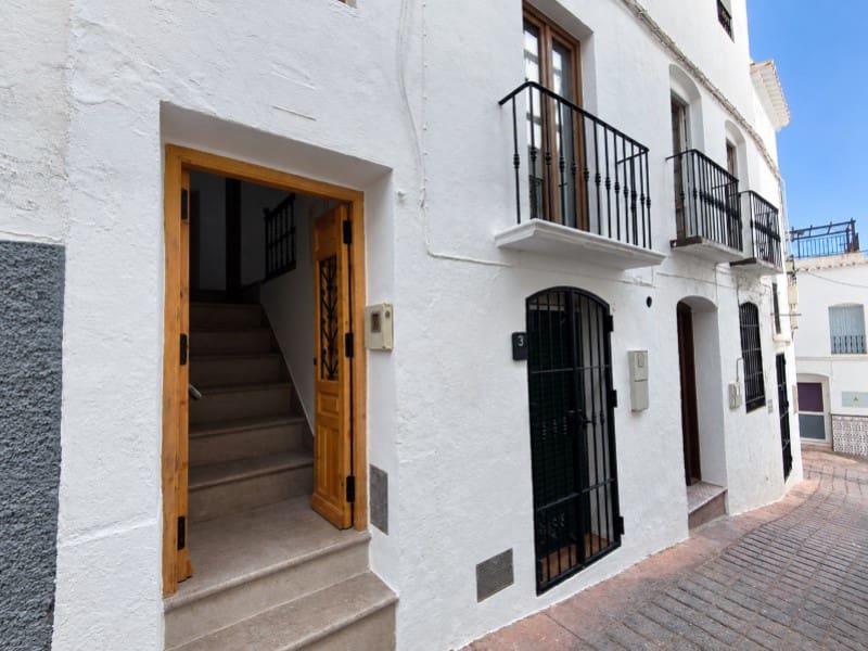 Casa de 2 habitaciones en Cómpeta en venta - 289.000 € (Ref: 10081055)