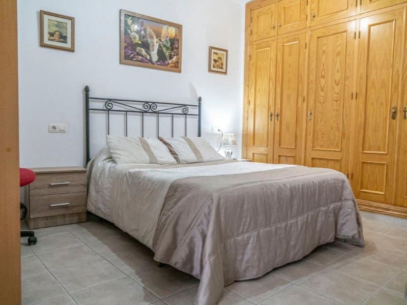 4 bedroom Townhouse for sale in Competa - € 164,000 (Ref: 7963347)