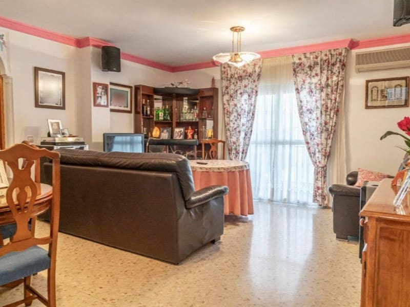 4 bedroom Townhouse for sale in Competa - € 164,000 (Ref: 7963347)