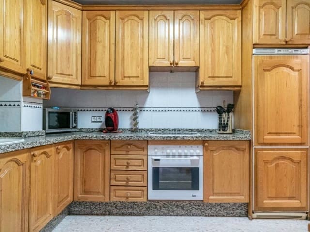 4 bedroom Townhouse for sale in Cómpeta - € 164,000 (Ref: 7963347)