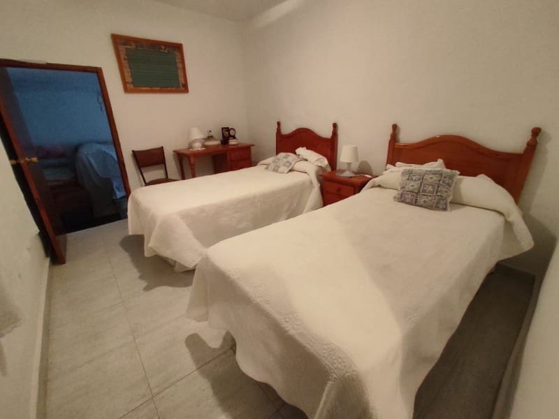 5 soveværelse Byhus til salg i Competa - € 148.500 (Ref: 7981862)