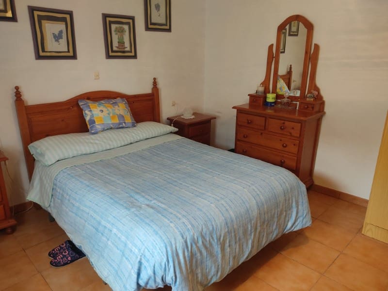 5 soveværelse Byhus til salg i Competa - € 148.500 (Ref: 7981862)