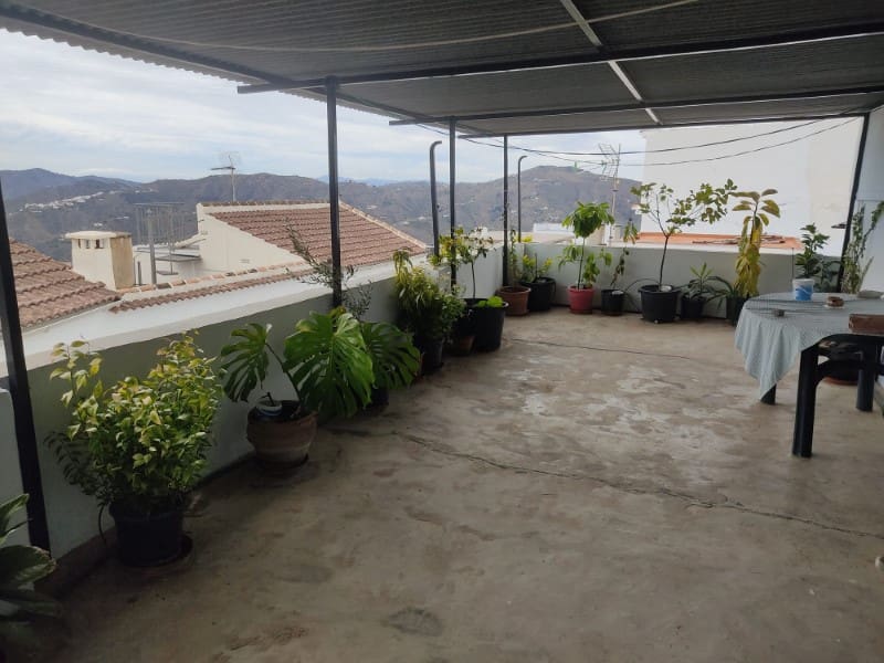 5 soveværelse Byhus til salg i Competa - € 148.500 (Ref: 7981862)