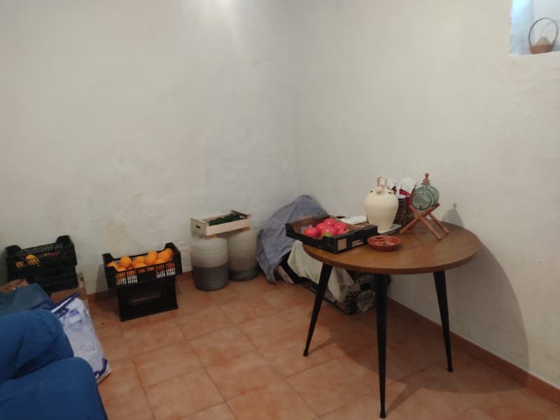 5 soveværelse Byhus til salg i Competa - € 148.500 (Ref: 7981862)