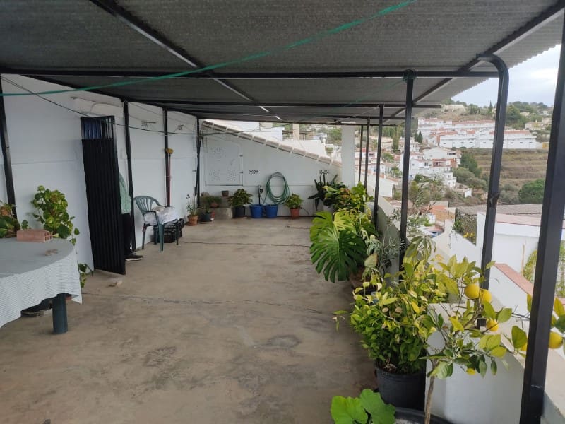 5 soveværelse Byhus til salg i Competa - € 148.500 (Ref: 7981862)