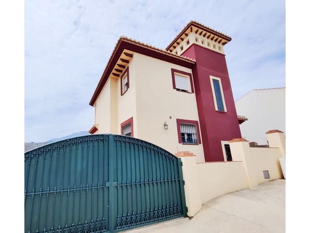 Casa de 4 habitaciones en Canillas de Albaida en venta - 429.000 € (Ref: 8148651)