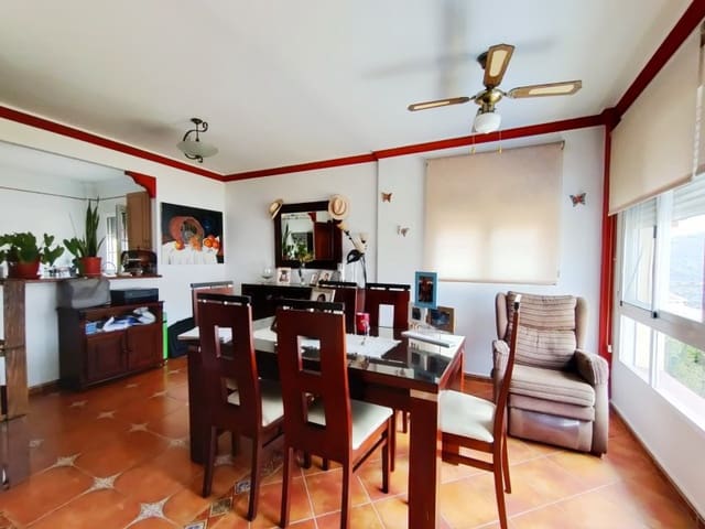 Casa de 4 habitaciones en Canillas de Albaida en venta - 429.000 € (Ref: 8148651)