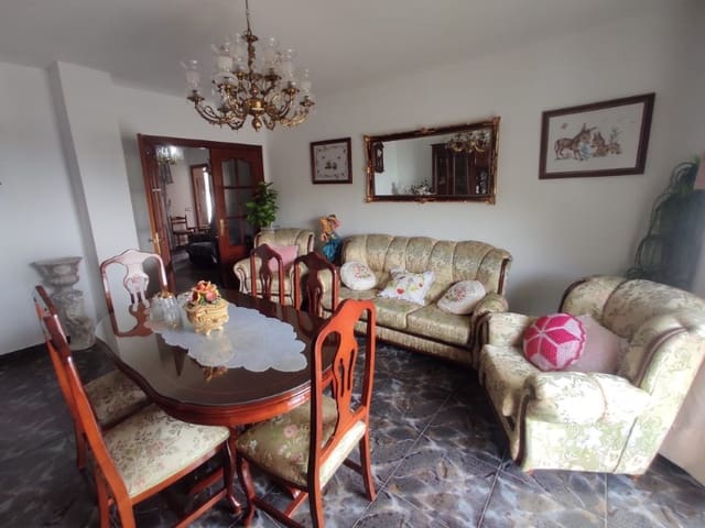 3 soveværelse Byhus til leje i Corumbela, Sayalonga med garage - € 700 (Ref: 8181961)