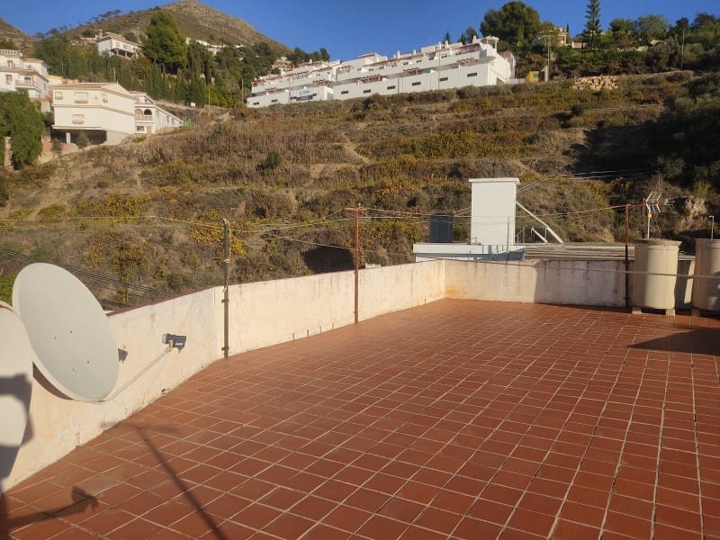 3 soveværelse Byhus til salg i Competa - € 105.000 (Ref: 8374025)