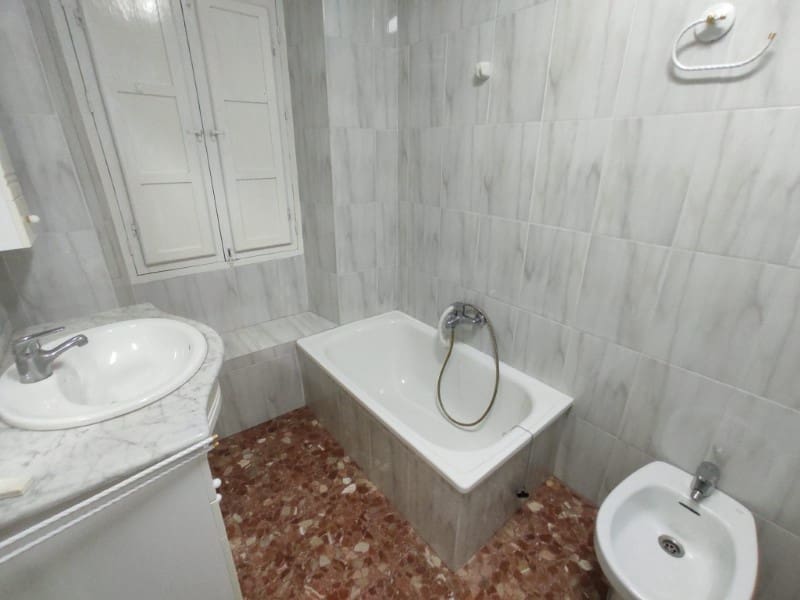 6 Zimmer Haus zu verkaufen in Competa - 185.400 € (Ref: 8385759)