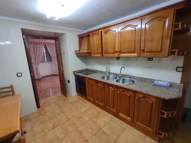 6 Zimmer Haus zu verkaufen in Competa - 185.400 € (Ref: 8385759)