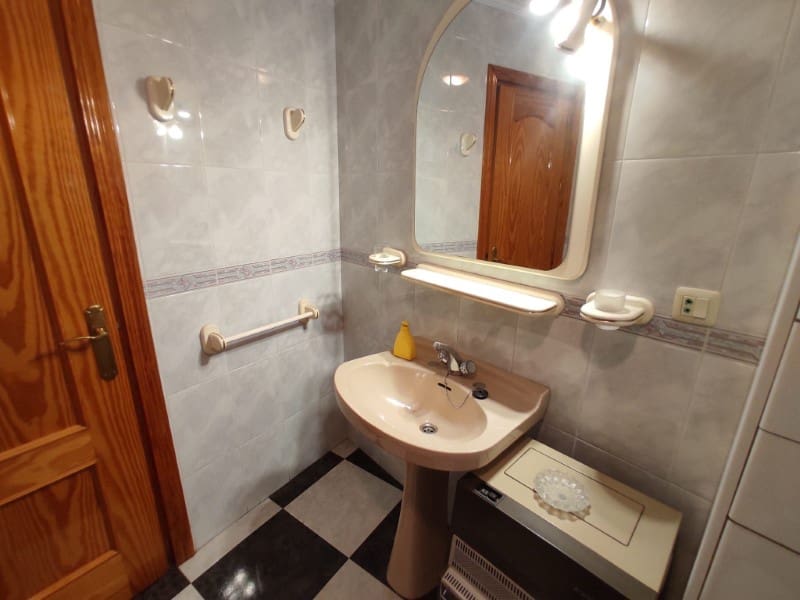 Casa de 3 habitaciones en Cómpeta en venta - 126.000 € (Ref: 8399025)