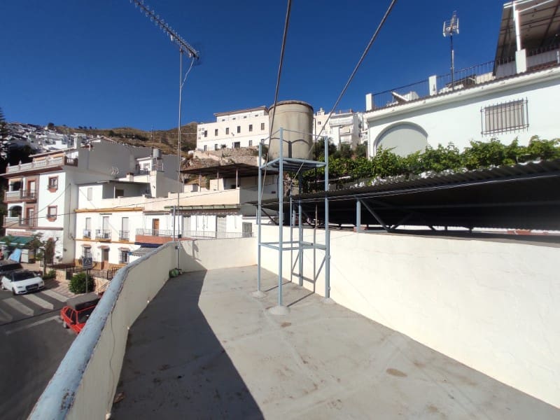 Casa de 3 habitaciones en Cómpeta en venta - 126.000 € (Ref: 8399025)